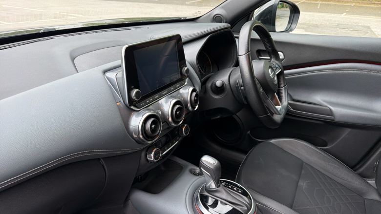 Nissan Juke 1.0 DiG-T Tekna 5dr DCT Petrol Hatchback